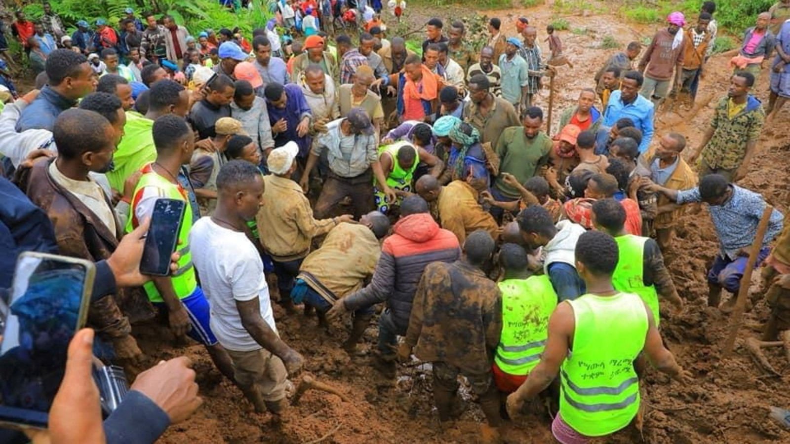 Ethiopian landslides kill 229 people 